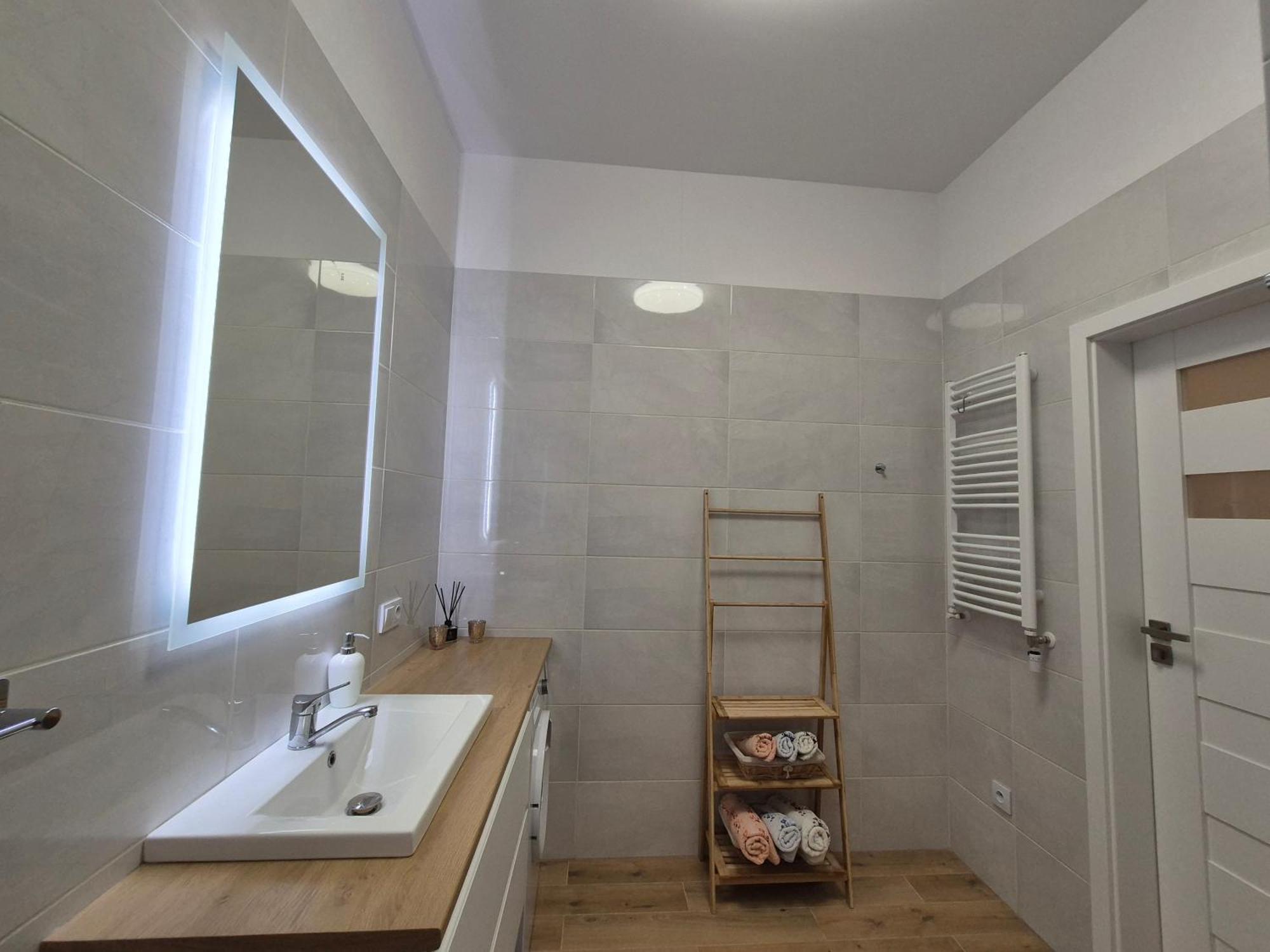ウッチDuzy Komfortowy Apartament W Samym Centrum Przy Manufaktura I Piotrkowska, Blisko Zoo, Falaアパートメント エクステリア 写真